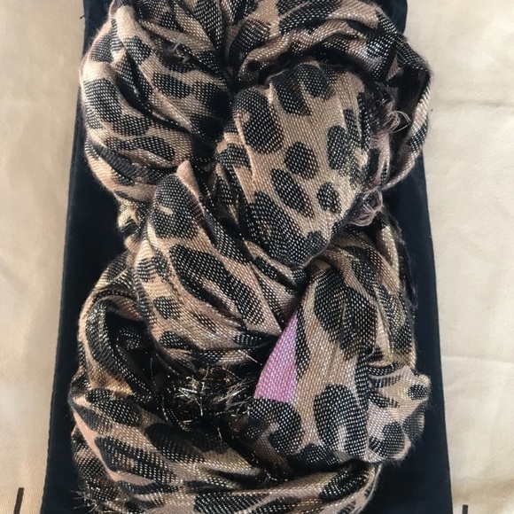 Louis Vuitton LUREX leopard scarf - Picture 2 of 8